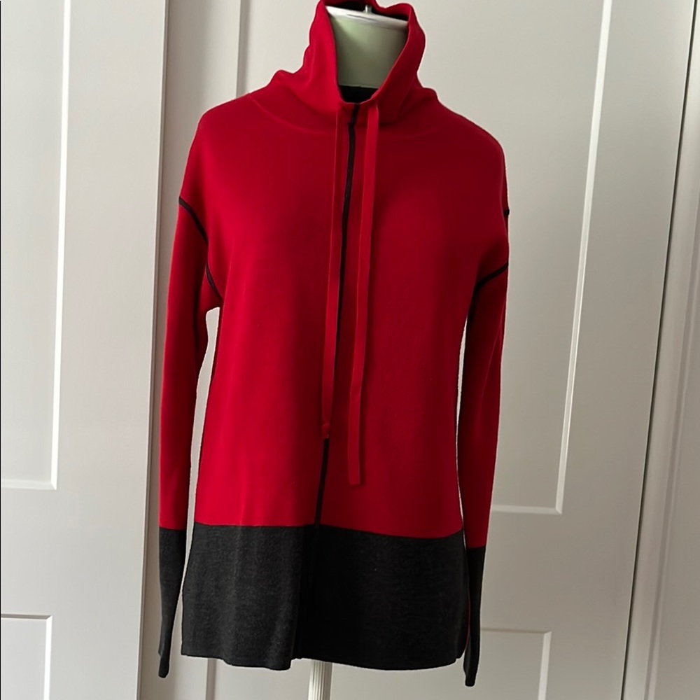 Ost Women's Red and Gray Turtleneck Sweater